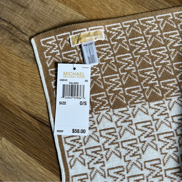 Nwt Michael Kors MK Print Tan White Scarf Ladies MSRP $58 - Picture 2 of 5